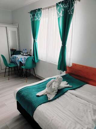 Отели типа «постель и завтрак» Solar Bed & Breakfast Карвия Трехместный номер эконом-класса-2