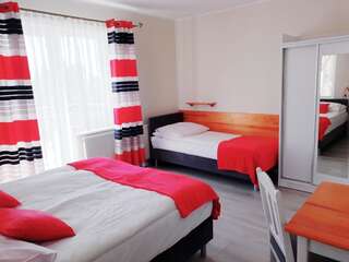 Отели типа «постель и завтрак» Solar Bed & Breakfast Карвия Трехместный номер с балконом-2